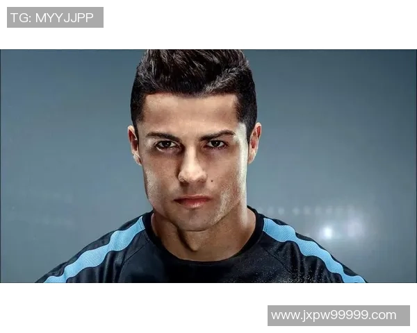 内裤男士足球球星的独特魅力与时尚风采解析 内裤男士足球球星的独特魅力与时尚风采解析