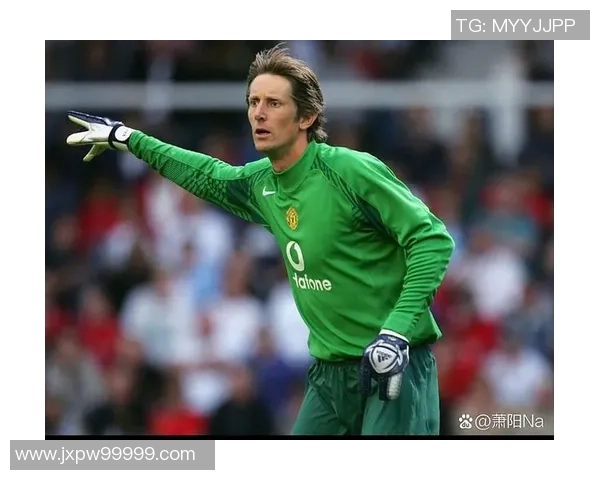 各大足球球星展现完美肌肉线条，激烈对决背后的力量与汗水