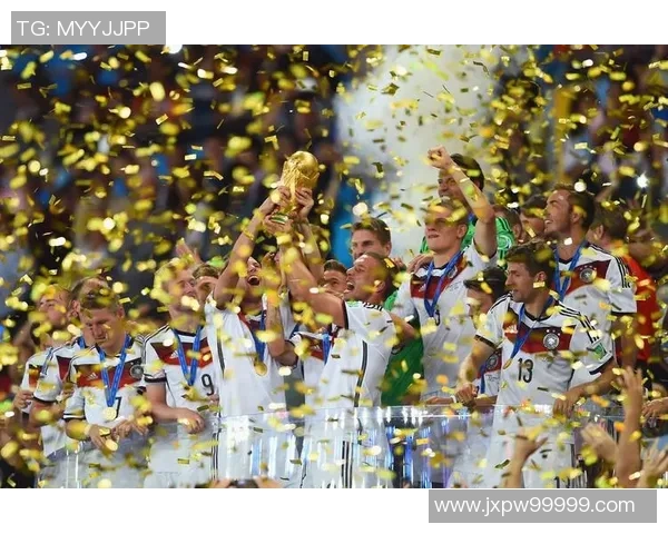 德国队历史上足球巨星风云人物解析与传奇时刻回顾