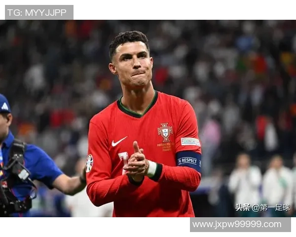 瘦弱足球球星如何用灵活与智慧征服赛场成就辉煌职业生涯 瘦弱足球球星如何用灵活与智慧征服赛场成就辉煌职业生涯