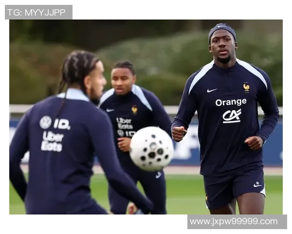 足球球星个人技巧解析与对抗技巧的提升方法探讨