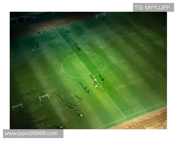 高清足球直播现场球星照片集锦展现绿茵激情瞬间